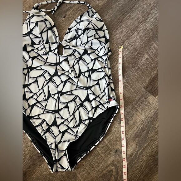 Robert Graham Break the Ice One Piece Swimsuit- Size 16 - Picture 5 of 9